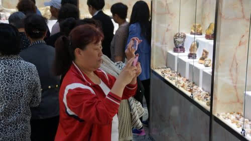 说明: http://n1.itc.cn/img8/wb/smccloud/recom/2015/05/15/143164548994292101.JPEG