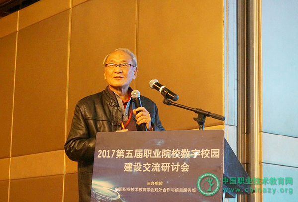 中国科学院原秘书长侯自强